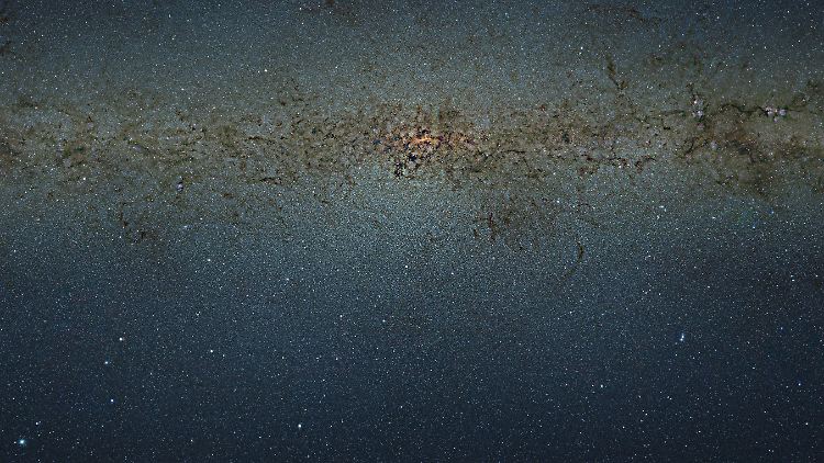 Dem Teleskop ESO gelingt eine riesige Aufnahme der Milchstraße - 108.500 mal 81.500 Pixel.