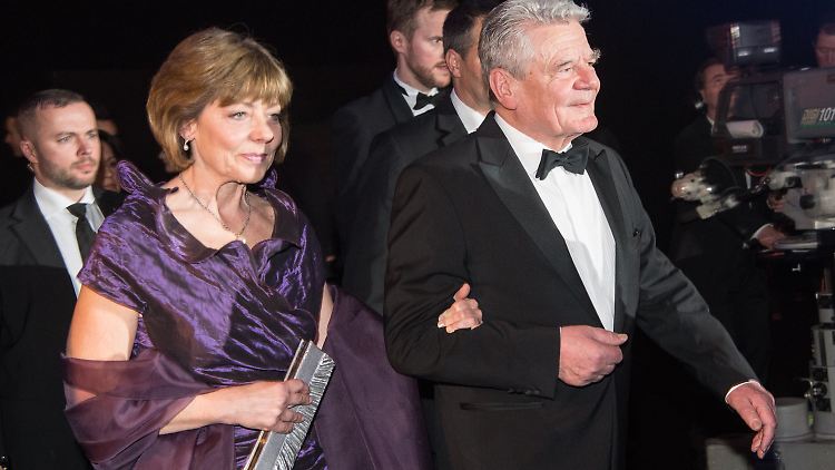 Joachim Gauck und seine Lebensgefährtin Daniela Schadt beim "Ball des Sports" Anfang des Monats in Wiesbaden.