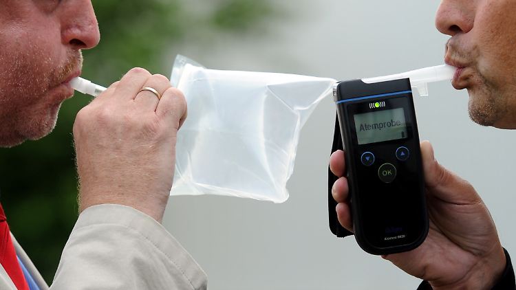 Inzwischen haben sich jedoch beinahe weltweit Geräte mit elektrochemischen Sensoren gegen den Alcotest durchgesetzt.