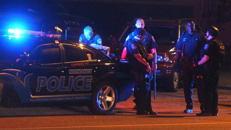 Fergusons Polizei wird vorgeworfen, unverhältnismäßig oft Afroamerikaner ohne Rechtfertigung festzunehmen.