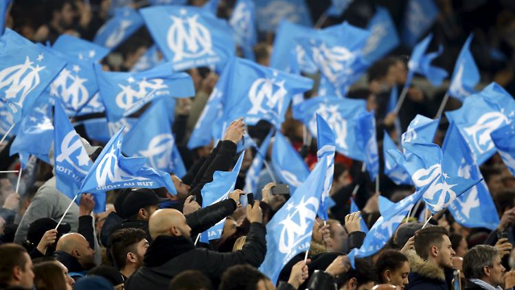 Die Fans von Olympique Marseille durften bislang die Dauerkarten selbst vermarkten.