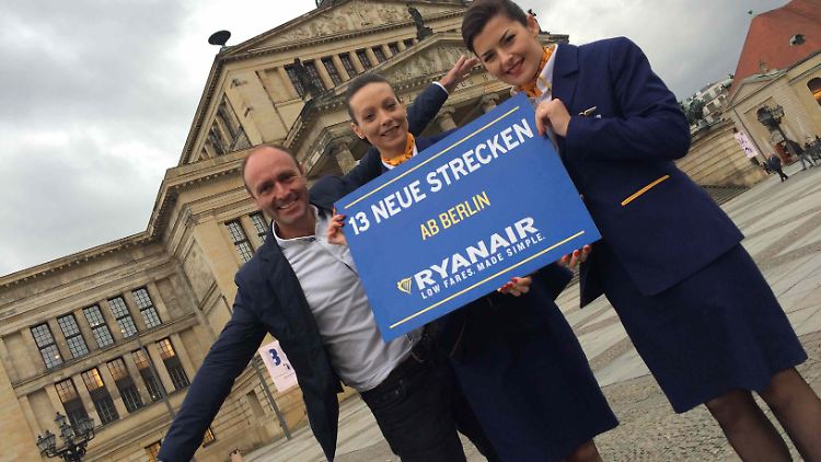 Kenny Jacobs will mit Ryanair weiter den deutschen Markt erobern - und attackiert die Konkurrenten.  