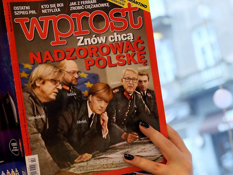 Auf den Titelseiten polnischer Magazine tauchten jüngst wieder einmal Fotomontagen von Merkel in Nazi-Uniform auf.