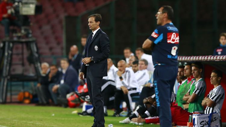 Sie könnten unterschiedlicher nicht sein: Neapels Maurizio Sarri (vorne) und Turins Massimiliano Allegri.
