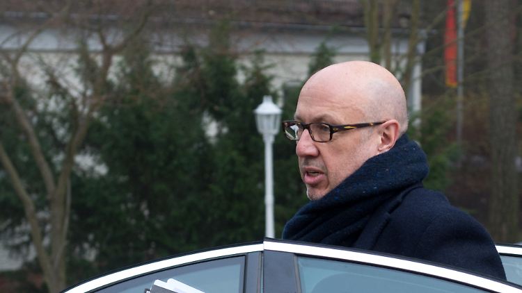 BER-Aufsichtsrat Michael Zehden weist die Verantwortung für die Pannen am Hauptstadtflughafen von sich.
