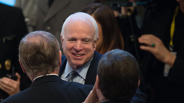 "Wir können unseren Kurs gar nicht schnell genug ändern", sagt John McCain.