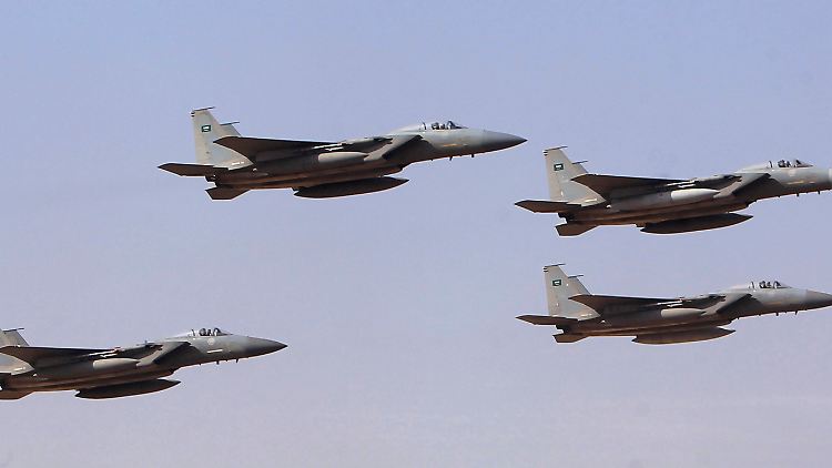 Saudische Jets beim Formationsflug 2013.