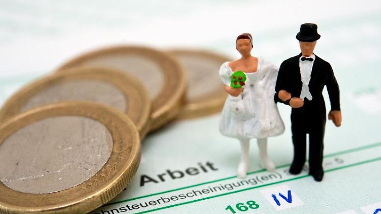 Wer rechtzeitig reagiert, kann die Zusammen­veranlagung noch zur Einzel­veranlagung ändern - oder umgekehrt.