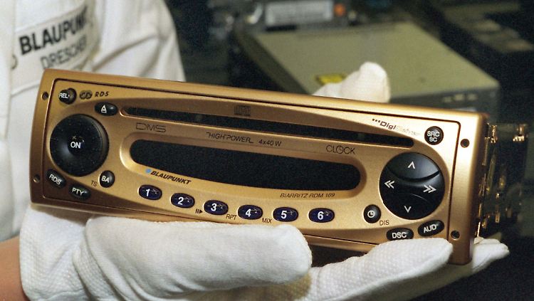 1999 wurde das 100millionste Autoradio bei Blaupunkt gefertigt. Zur Feier des Erfolgs gab es eine vergoldete Version.