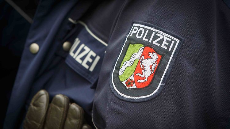 Im Gegensatz zu Profifußballer ist der Polizeiberuf ein Renner.