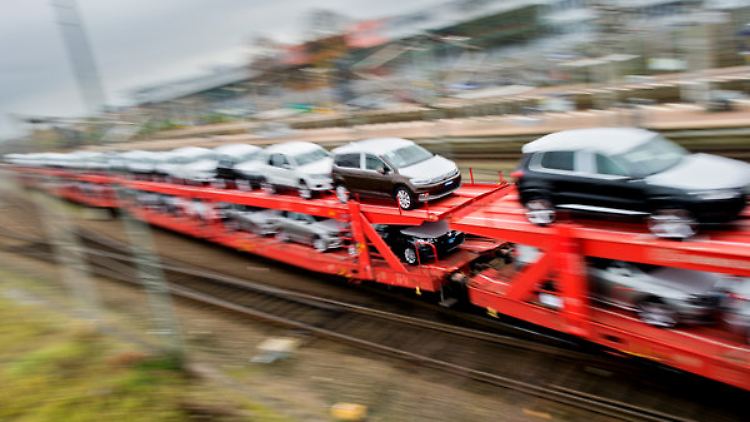 Die Menge der auf der Schiene transportierten Güter ist rückläufig.