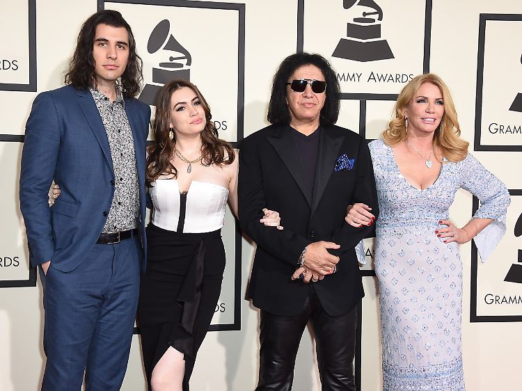 Eine ganz normale Familie: Nick, Sophie, Gene und Shannon bei den Grammy Awards im Februar 2016