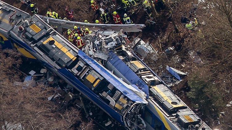 Das Zugunglück von Bad Aibling gilt als das schwerste Unglück in Deutschland nach dem ICE-Unfall in Eschede von 1998.