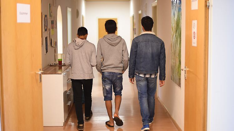 Wer die minderjährigen Flüchtlinge als vermisst gemeldet hat, ist unbekannt.