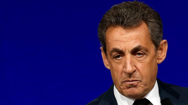 Die Untersuchungsrichter gehen jetzt der Frage nach, ob Sarkozy damals von diesen Vorgängen wusste. Er selbst hat das wiederholt bestritten.