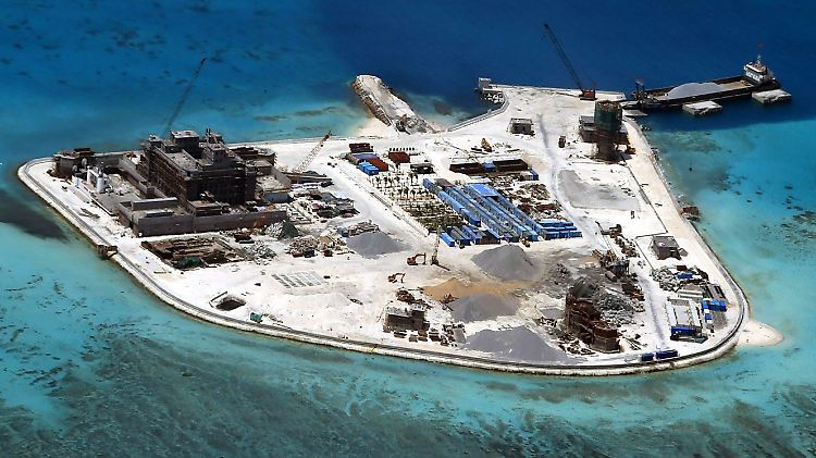 Mit Raketen auf Atollen, Riffen und Inseln will China im Südchinesischen Meer seine Position festigen.