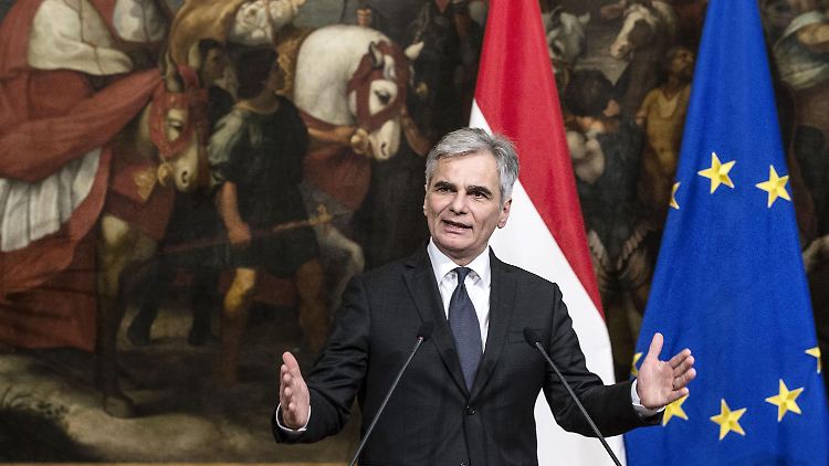 Österreichs Kanzler Faymann glaubt an einen baldigen Kurswechsel Deutschlands.