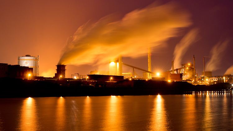 Auch für Deutschland (hier ein Werk der Salzgitter AG) ist die OECD etwas weniger zuversichtlich.