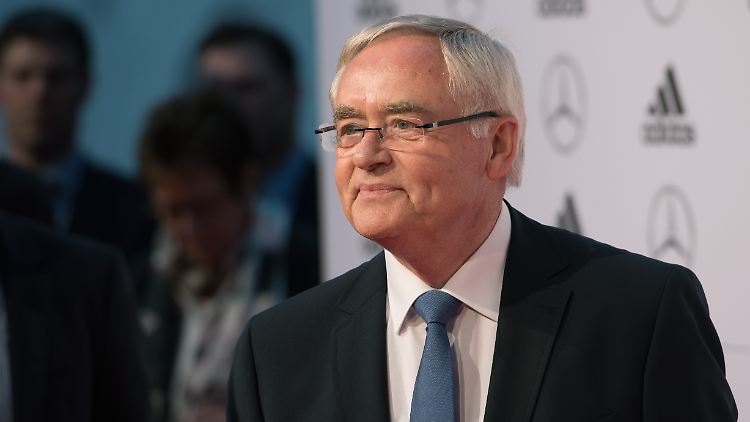 Horst R. Schmidt: Welche Geheimnisse hütet der  Ex-Generalsekretär noch?