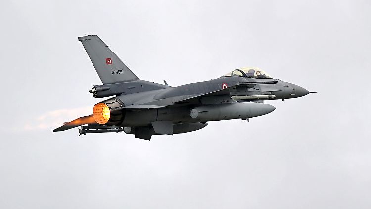 Türkischer F-16-Jet: Gefahr eines Flächenbrands