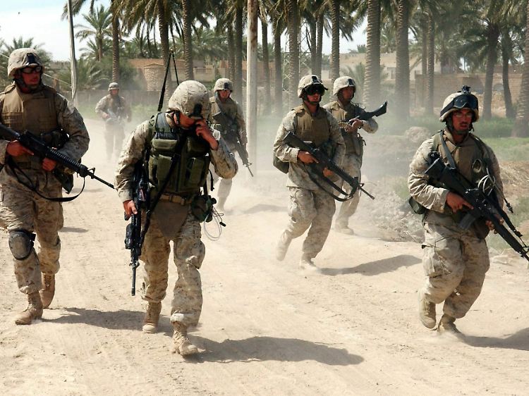 US-Marines: Schwule dürfen nur bleiben, wenn sie sich nicht outen.