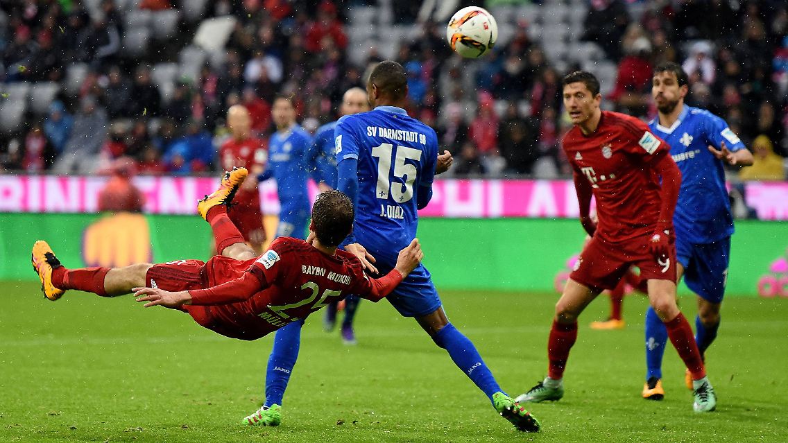 Nach dem Spiel der Darmstädter Lilien beim FC Bayern München gibt es nur ein Gesprächsthema: Thomas Müllers Fallrückziehertor zum zwischenzeitlichen 2:1. "Dass das Tor schön war, wissen wir alle." Der Weltmeister, ganz bescheiden.