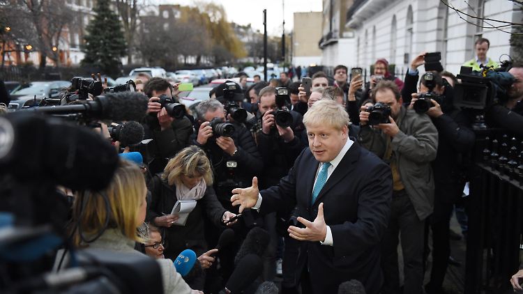 Viele Kameras für den Bürgermeister - da er sehr populär ist, hat Johnsons Stimme auch außerhalb Londons Gewicht. 