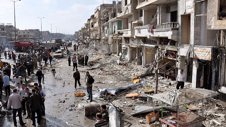 Städte wie Homs oder Aleppo liegen in Schutt und Asche.