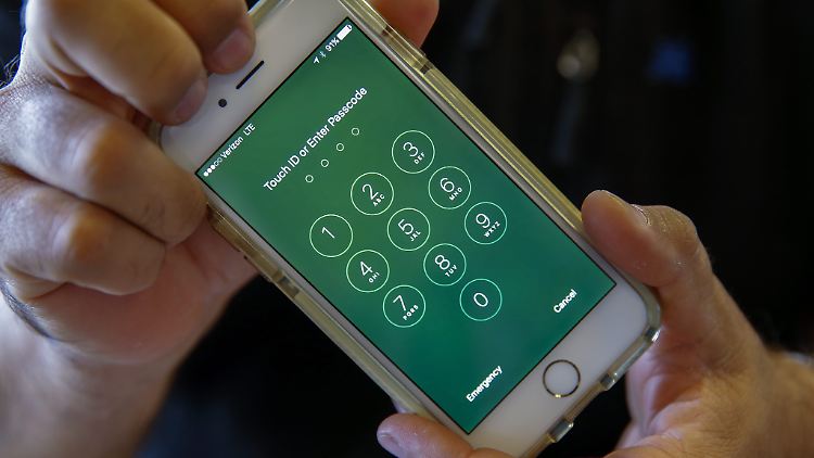 Apple fürchtet einen gefährlichen Präzedenzfall, sollte die UR-Regierung mit ihrer Klage erfolgreich sein.