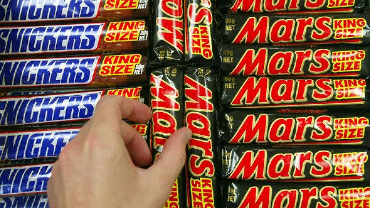 In einem Mars-Produkt waren Kunststoffteilchen gefunden worden. Offenbar kann nicht ausgeschlossen werden, dass die verwendete Schokolade verunreinigt war.  