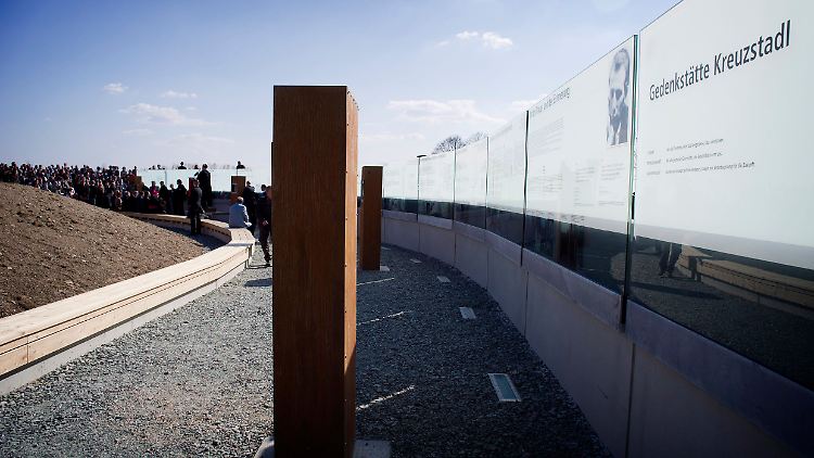Beim Kreuzstadl in Rechnitz erinnert eine Gedenkstätte an die 180 ermordeten Juden.