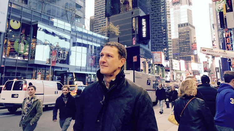 Arzberger sitzt in New York fest, schläft bei Bekannten und wartet auf den Prozess.