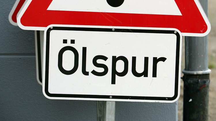 Am Nachmittag geht es deutlich bergab mit den Ölpreisen - die Aktienmärkte folgen.