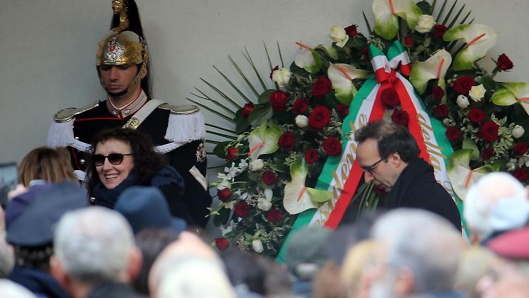Benigni war einer der Sargträger.