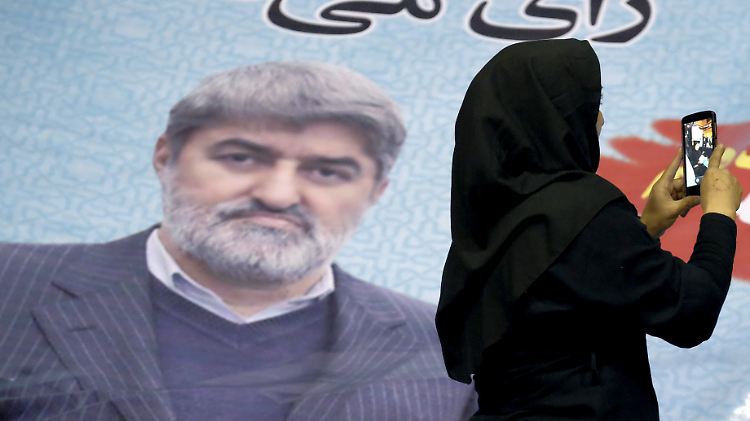 Am 26. Februar hat die iranische Bevölkerung die Wahl: Stagnation oder Fortschritt fragt eine kleine Gruppe von Reformern.