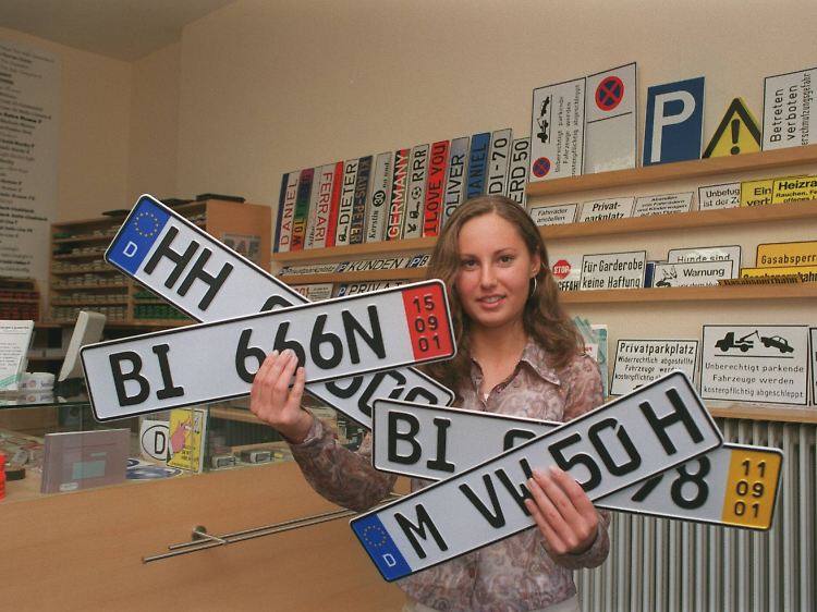 Wo auch immer der neue Wohnort im Bundesgebiet liegt - das alte Kennzeichen kann zumeist weiter genutzt werden.