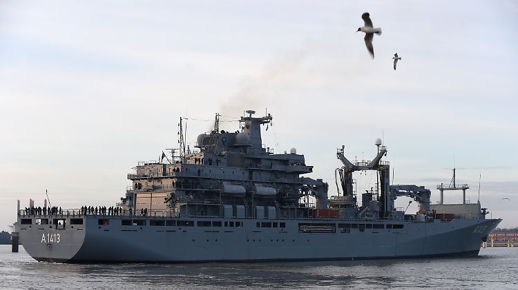 Die "Bonn", ein Einsatzgruppenversorger, ist das Flaggschiff des Nato-Einsatzes.