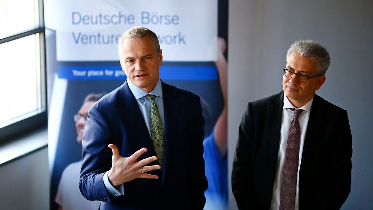 Carsten Kengeter (links) mit dem hessischen Wirtschaftsminister Tarek Al-Wazir.