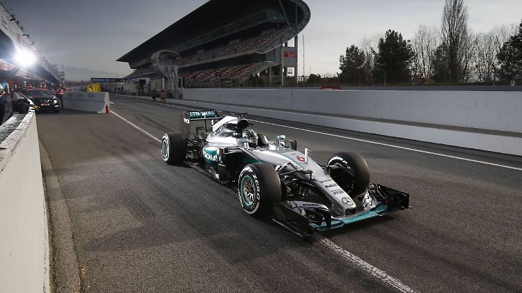 Im Gegensatz zu den anderen Teams legen Nico Rosberg und Mercedes die Karten bei den Tests in Barcelona offenbar noch nicht auf den Tisch.