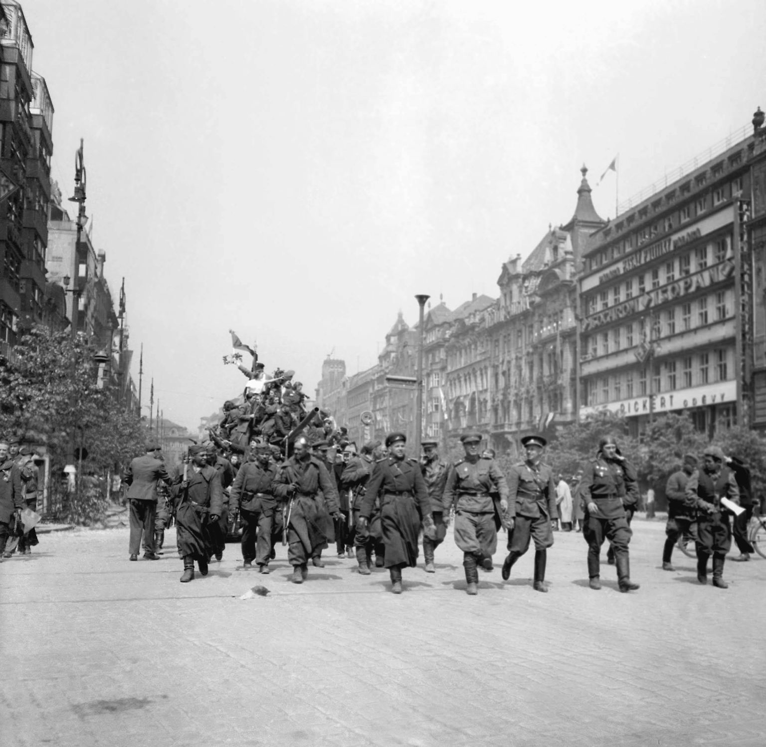 Der Zweite Weltkrieg ist gerade beendet, ...