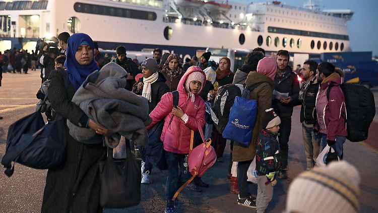 Auf den griechischen Inseln in der Ägäis kommen nach wie vor täglich Hunderte Flüchtlinge an. 