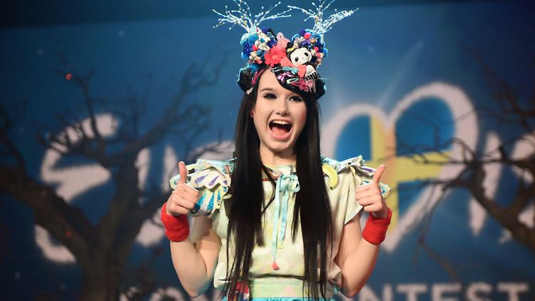 So freut sich ein Teenager: Jamie-Lee Kriewitz vertritt Deutschland beim ESC in Stockholm.