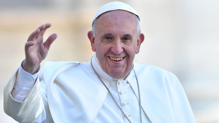 Mit Twitter und Instagram erreicht Papst Franziskus Tausende User.