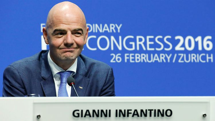 Gianni Infantino greift als neuer Chef der Fifa direkt durch.