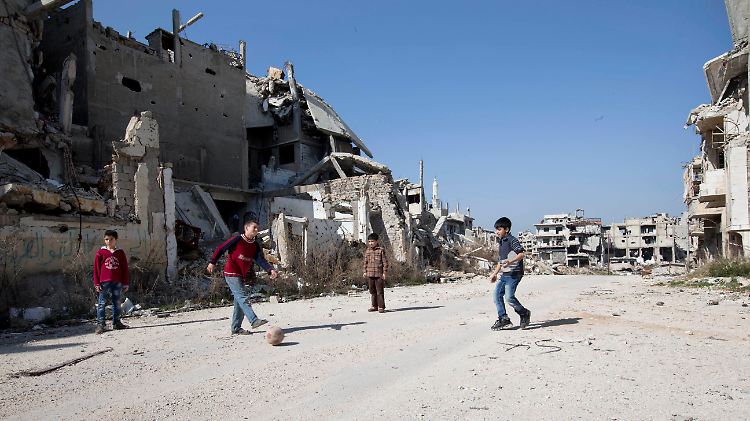 Im Homs trauen sich die Kinder wieder, auf der Straße zu spielen.