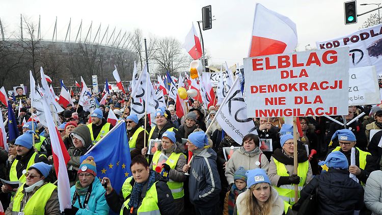 Protest in Warschau gegen Polens nationalkonservative Regierung.