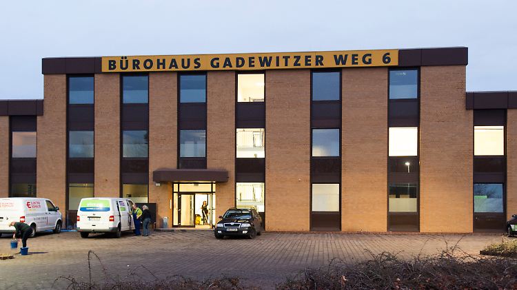 Das ehemalige Bürogebäude wurde mehrfach angegriffen.