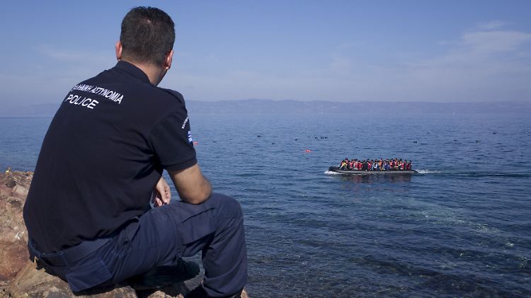 Zurückweisen dürfen griechischen Grenzschützer nur regulär Reisende ohne Papiere.