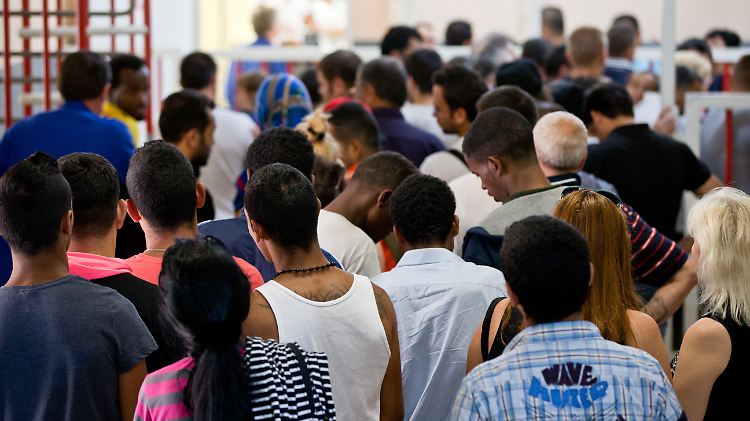 Dass unter den Flüchtlingen Terroristen sind, ist tatsächlich vorgekommen, blieb aber die große Ausnahme.