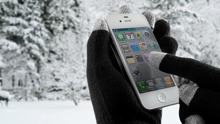 Auch Smartphone-Handschuhe wie die von Proporta schützen iPhones nicht vor der Kältestarre.